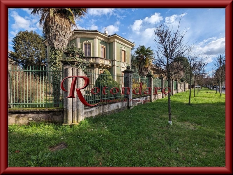 Cuggiono - villa di 310 mq oltre giardino 