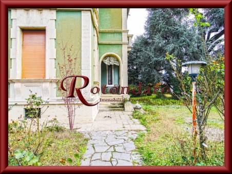 Cuggiono - villa di 310 mq oltre giardino 