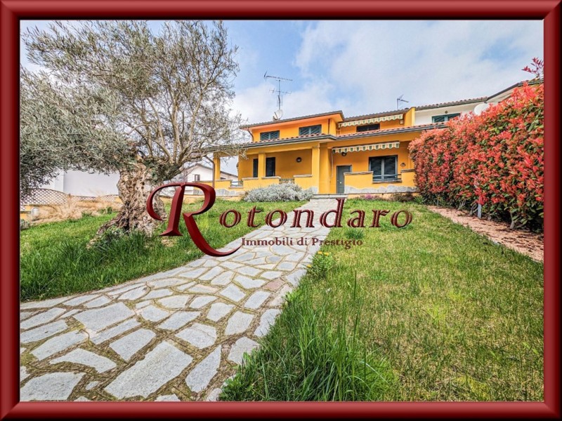 Calvignasco - Via Aldo Moro 240 mq