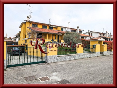 Calvignasco - Via Aldo Moro 240 mq